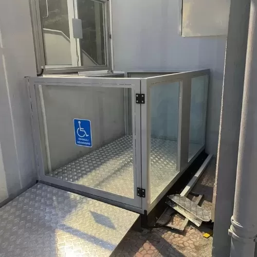 Bina engelli asansörü