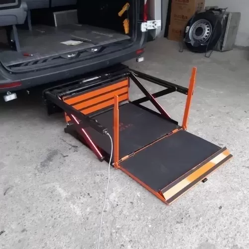 KB-01 Yarıtomatik makaslı Engelli Lifti