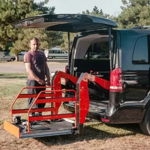 TK-02 Çiftkollu engelli lifti